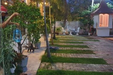 هتل Crown Plaza Katunayake