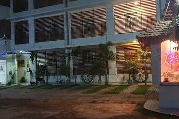 هتل Crown Plaza Katunayake