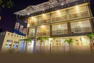 هتل Crown Plaza Katunayake