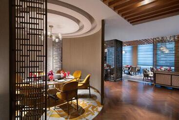 هتل Crowne Plaza Huzhou By Ihg