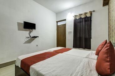 هتل Kalyan Residency By Oyo