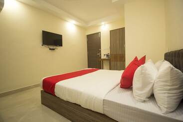 هتل Silver Crescent By Oyo Rooms