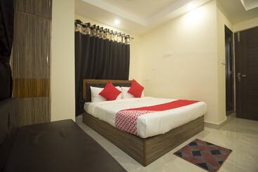 هتل Silver Crescent By Oyo Rooms