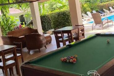 هتل Tropical Garden