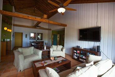 پانسیون Springwater Resorts