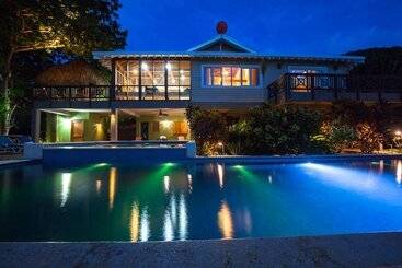 پانسیون Springwater Resorts