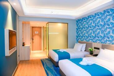 Emerald Bay Hotel Fuxian Lake
