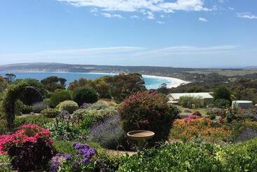 דירות לתיירים Emu Bay Holiday Homes