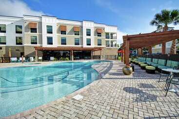 هتل Home2 Suites By Hilton Jekyll Island