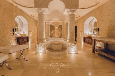 هتل Nino Cave Suites