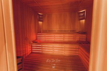 هتل Nino Cave Suites