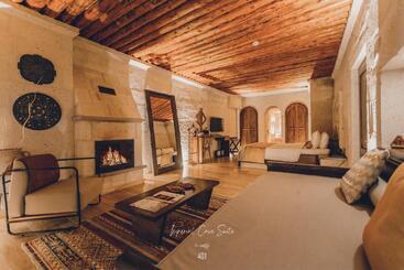 هتل Nino Cave Suites