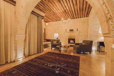 هتل Nino Cave Suites