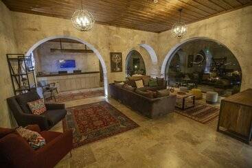 هتل Nino Cave Suites