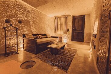 هتل Nino Cave Suites