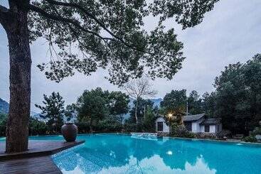هتل Yue Xi Shan Ju Resort