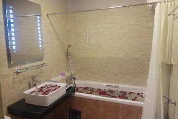 Peach Hotel Inle