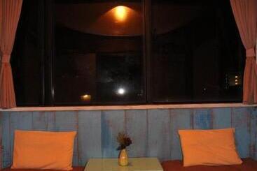 پانسیون Guest House Holoholo Ishigakijima