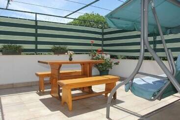 Apartments Adel   70 M From Beach