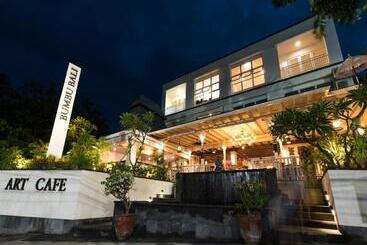 تختخواب و صبحانه Diatas By Art Cafe Bumbu Bali