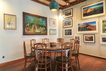 تختخواب و صبحانه Diatas By Art Cafe Bumbu Bali
