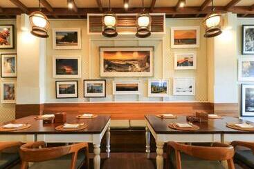 تختخواب و صبحانه Diatas By Art Cafe Bumbu Bali