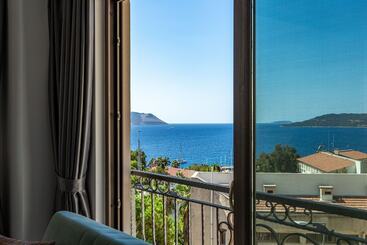 Cedrus Suites