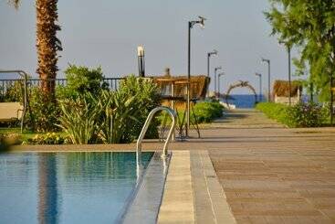 Acroter Hotel & Spa