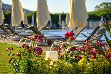 Acroter Hotel & Spa