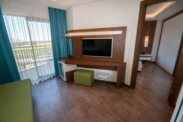 Acroter Hotel & Spa