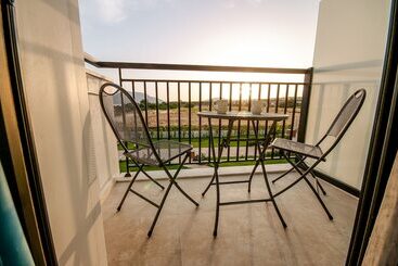 Acroter Hotel & Spa