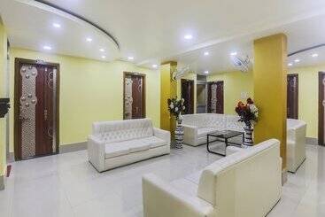 هتل Grand Silicon By Oyo Rooms