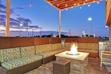هتل Home2 Suites By Hilton Pecos
