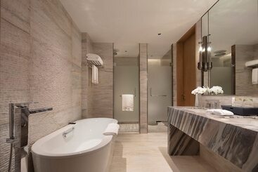 هتل Howard Johnson By Wyndham Jimei Lake Plaza Xiamen
