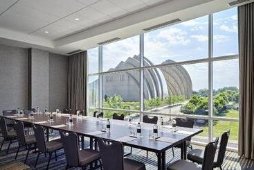 هتل Loews Kansas City