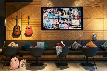 هتل Moxy York