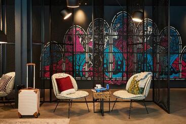 هتل Moxy York