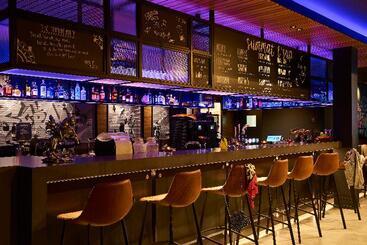 هتل Moxy York