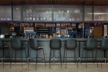 هتل Moxy York