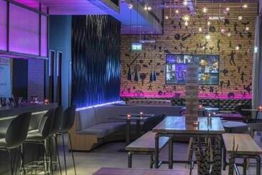 هتل Moxy York