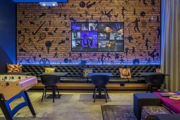هتل Moxy York