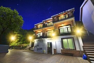 Gyeongju Green Valley Spa Pension