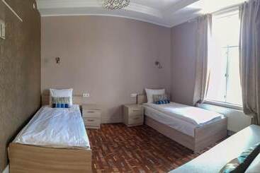 پانسیون Villa Kadriorg Hostel