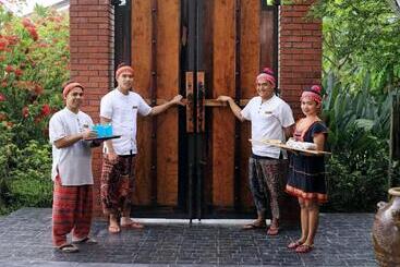 تختخواب و صبحانه The Oriental Luxury Suites Tagaytay