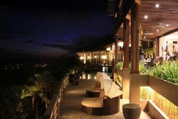 تختخواب و صبحانه The Oriental Luxury Suites Tagaytay