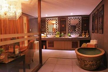 تختخواب و صبحانه The Oriental Luxury Suites Tagaytay
