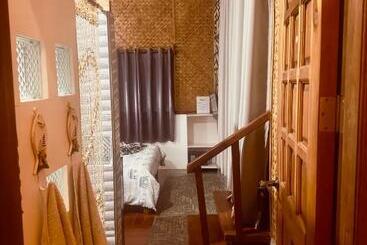 هتل Lala Panzi Bed And Breakfast