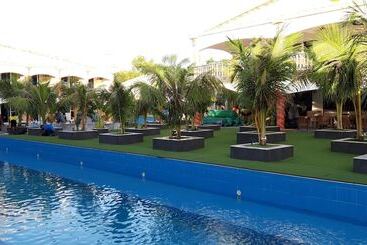 هتل Roman Empire Panglao Boutique Resort