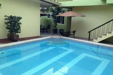 هتل Sun Moon Poolside