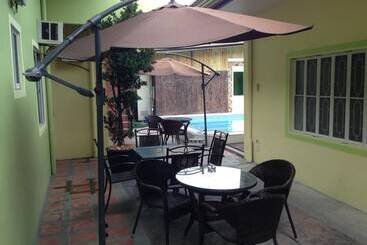 هتل Sun Moon Poolside